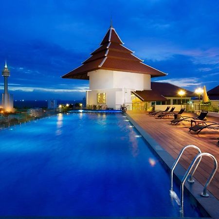 Aiyara Grand Hotel Pattaja Kültér fotó